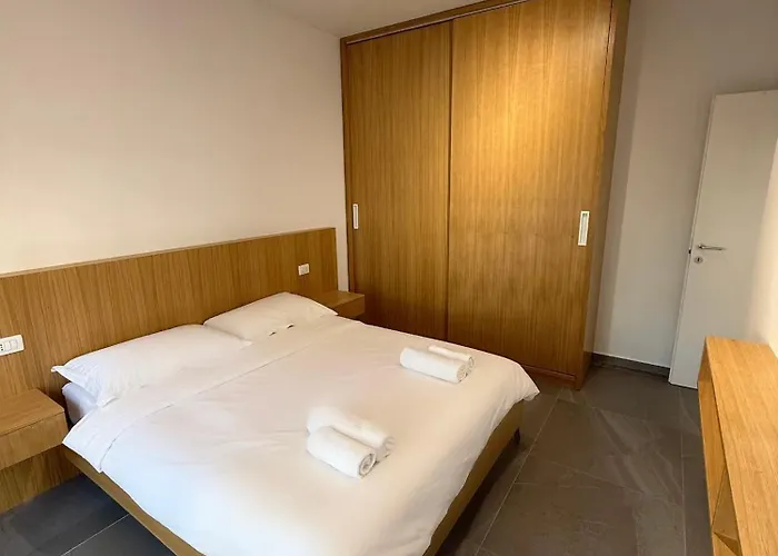 San Pietro Yard Apartman Plazhi San Pietro